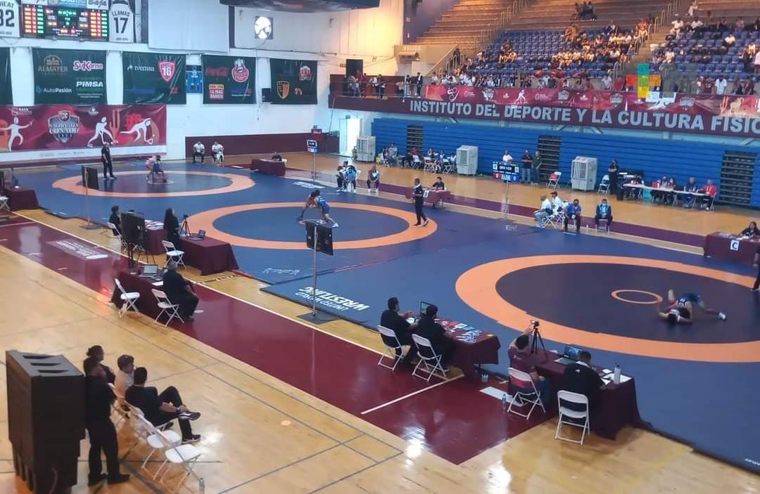 Luchadores veracruzanos ganaron ocho preseas en Selectivo Nacional de Oaxaca