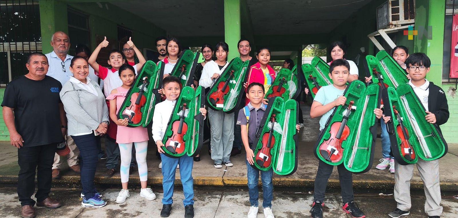 Escuela de Coatza organiza recaudación para reemplazar violines robados