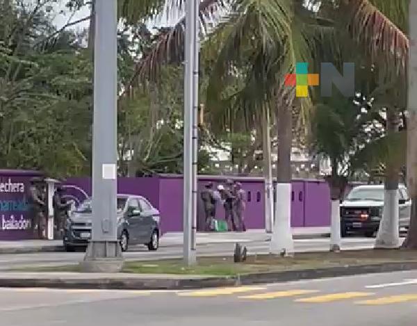 Semar realiza operativo en Boca del Río, asegura vehículos con combustible