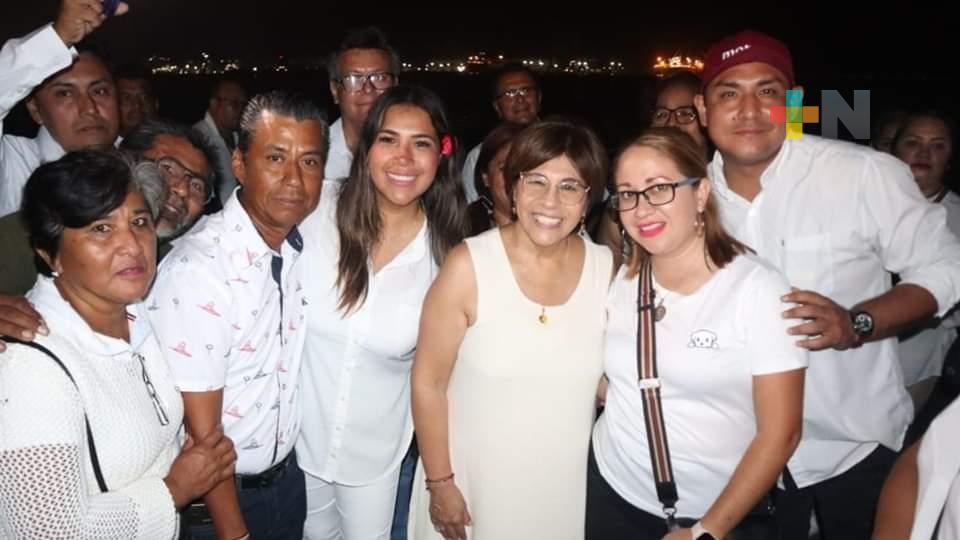 Desde la playa, Rosa María Hernández comenzó su campaña para diputada