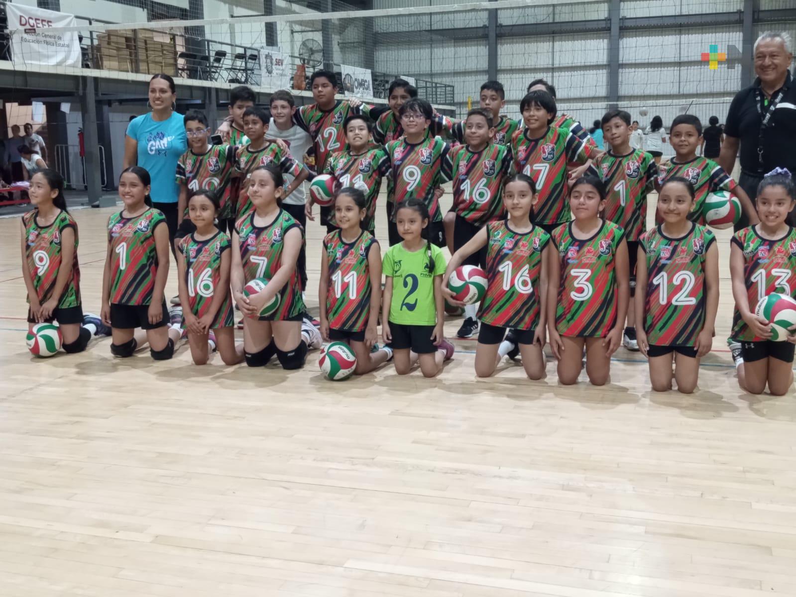 Escuela de Voleibol Salvador Díaz Mirón aumenta en número de alumnos