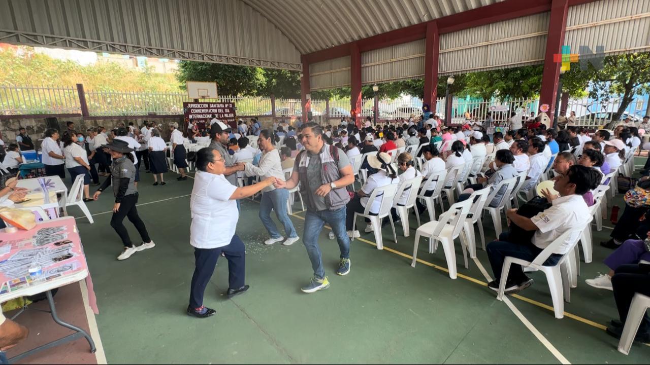 Jurisdicción sanitaria XI de Coatza realiza marcha del 8M para promover salud de mujeres