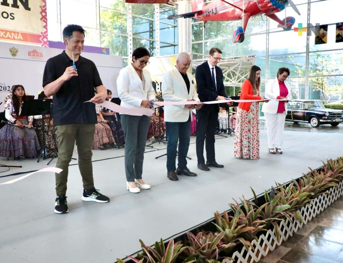 Vean buen cine, leer mucho y aprender de todas las artes, aconseja Tonatiuh García a estudiantes