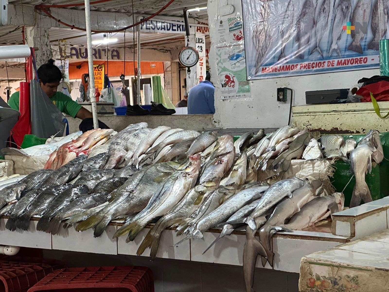Venta de mariscos disminuye en mercado de Coatzacoalcos