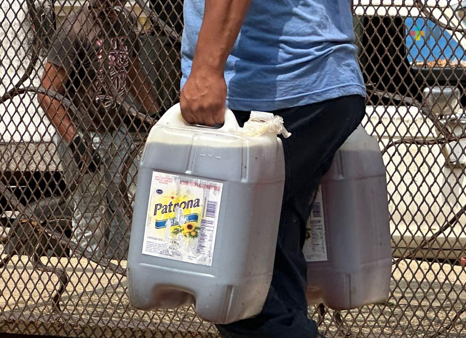 Reutilizan aceite quemado en Coatzacoalcos para elaborar otros productos