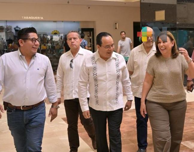 Rocío Nahle se reúne con el magisterio veracruzano