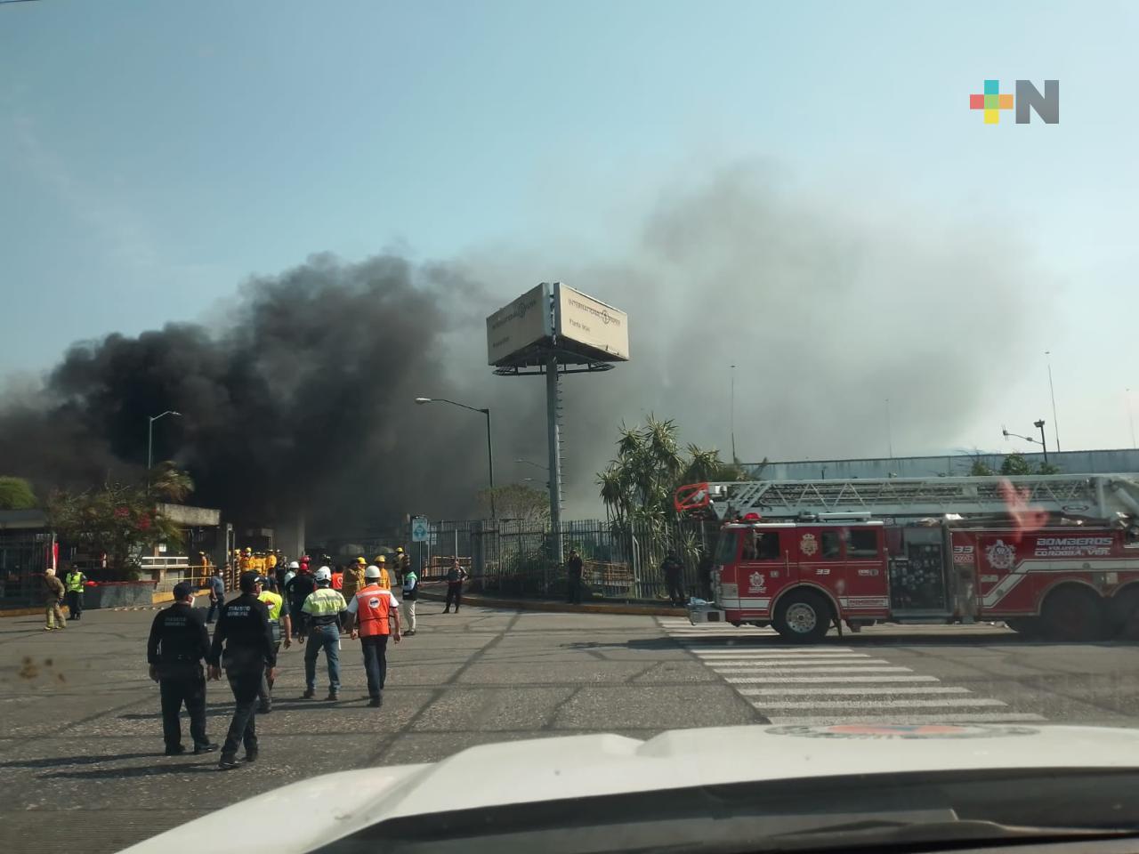 Atienden Fuerzas de tarea incendio en planta «Paper Empaques Industriales»