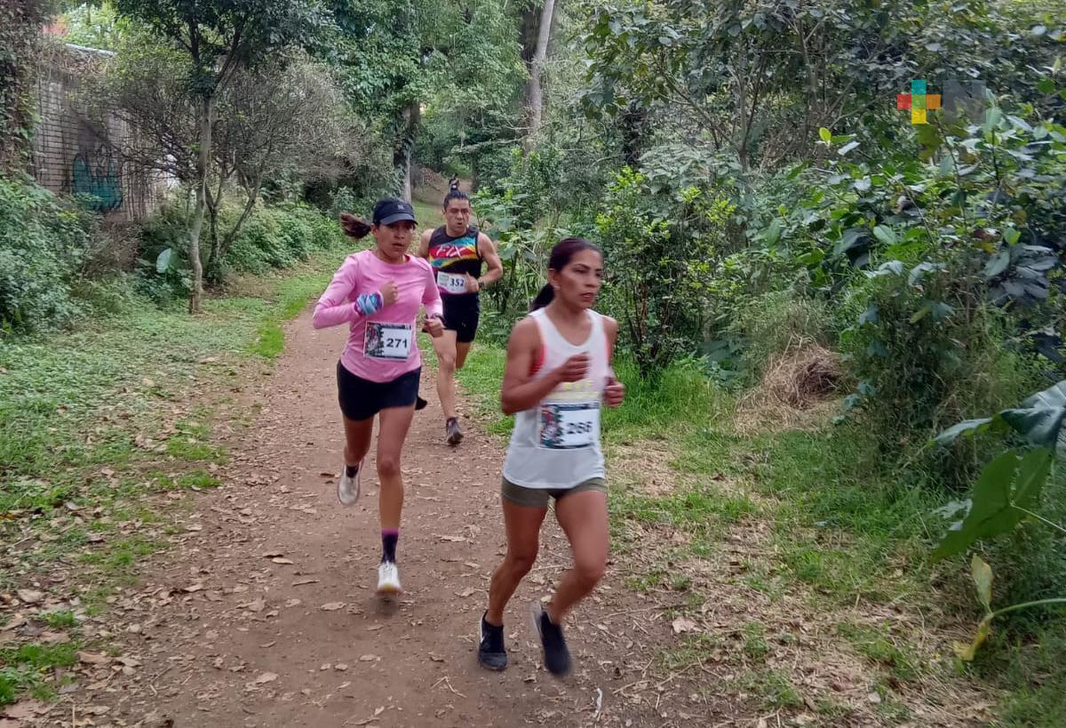 Deneb Estrada y Christian Conde ganaron la Carrera Campo Traviesa