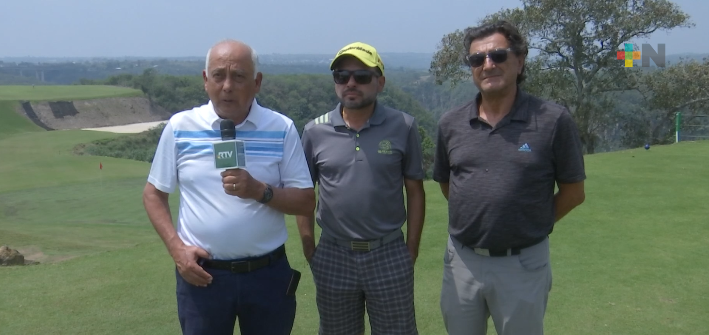 Primer torneo de golf “18 hoyos”