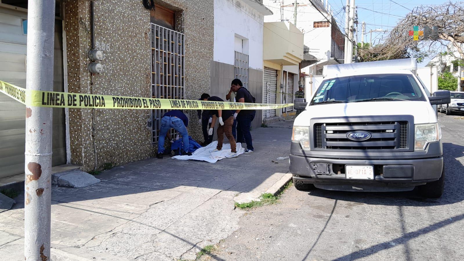 Hayan hombre muerto en calle Paso y Troncoso de Veracruz puerto
