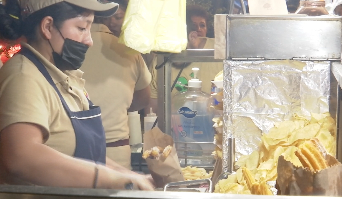 Las papas y churros rellenos, tradición coatepecana que atrae turismo