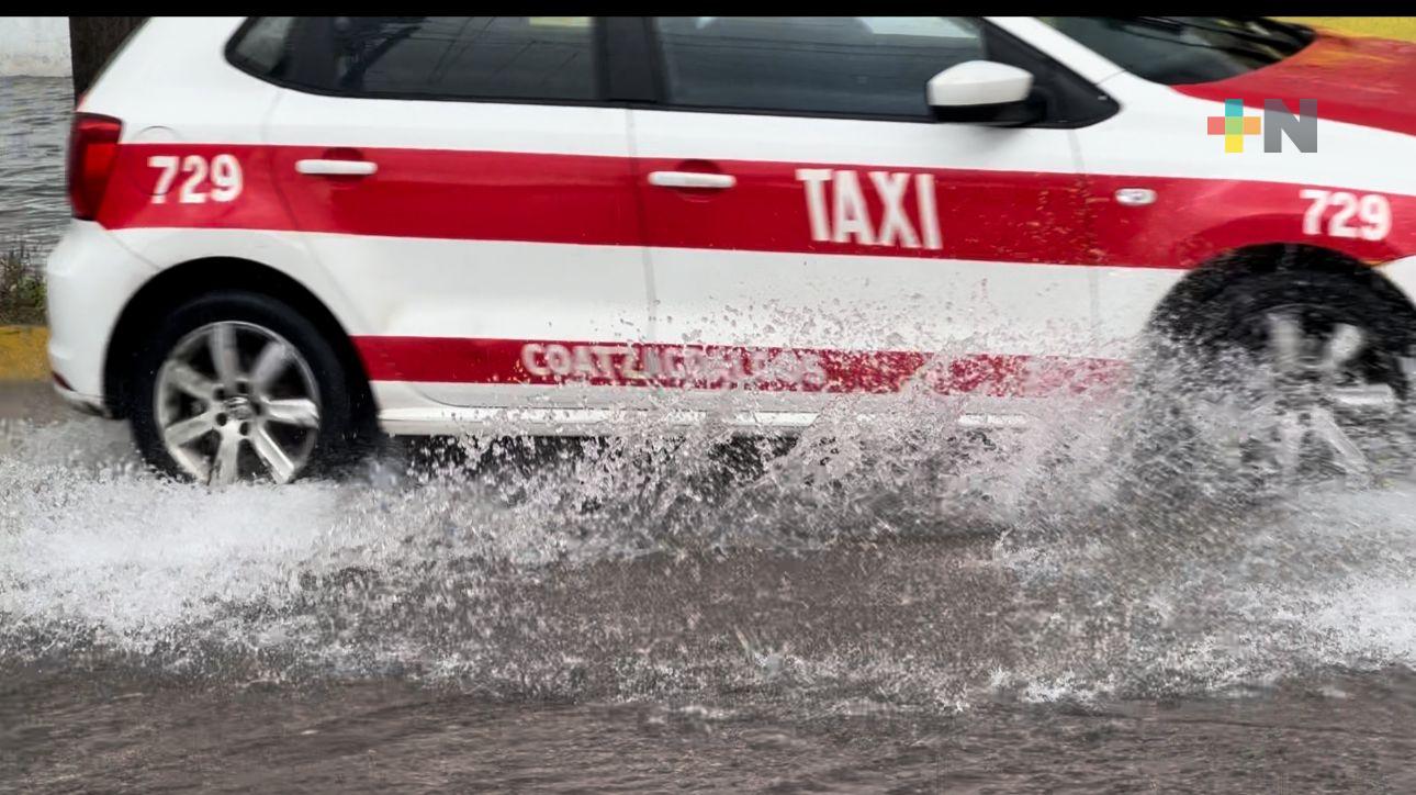 Llegan lluvias a Coatzacoalcos por frente frío
