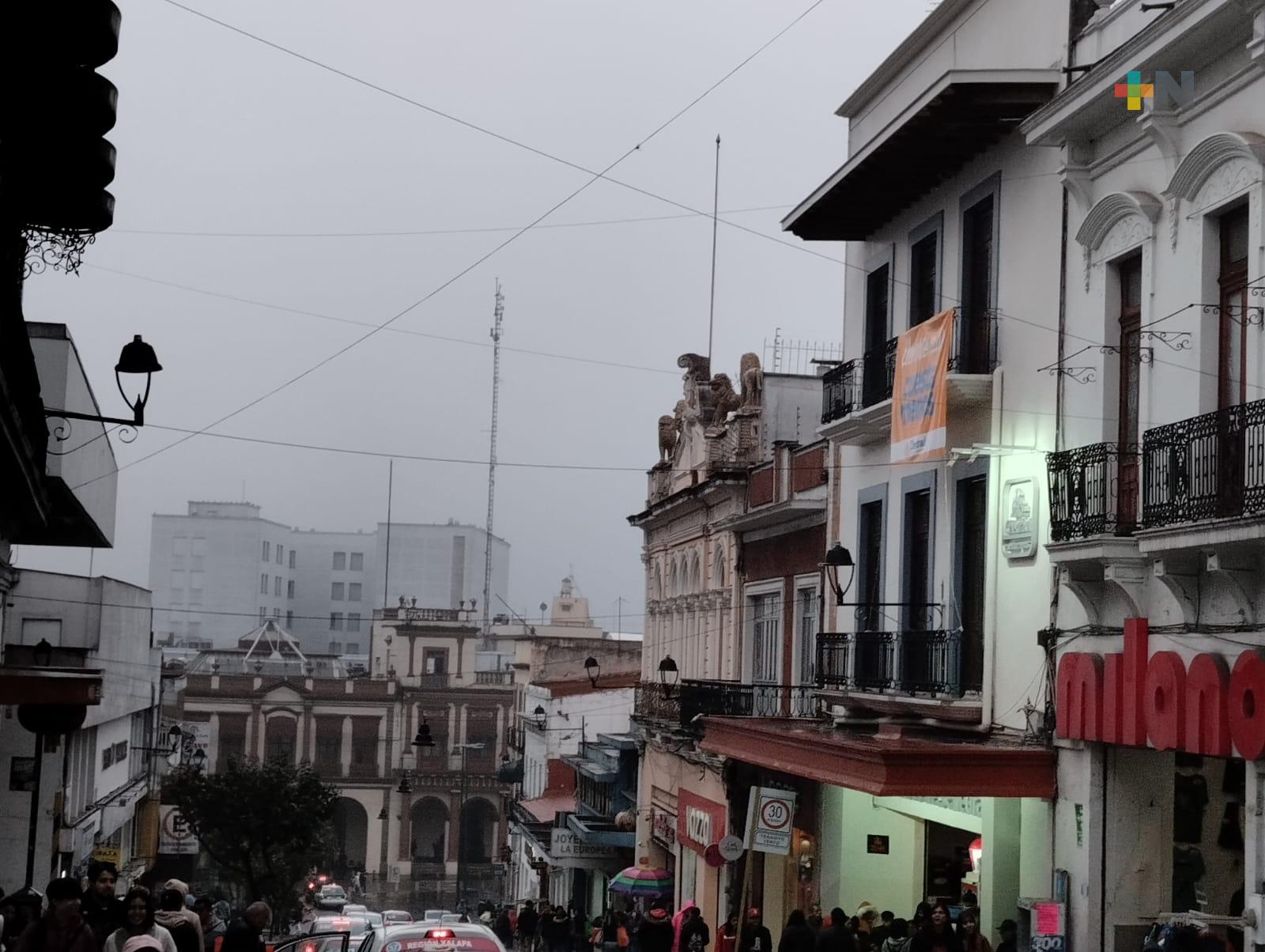 Ambiente templado, probabilidad de heladas en zonas serranas y lluvias en el sur en el estado de Veracruz