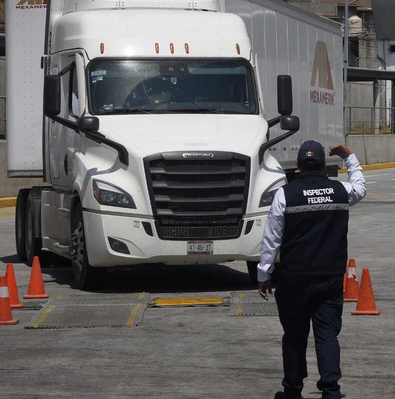 Instala SICT operativo vacacional Semana Santa 2024 en carreteras y terminales de autobuses