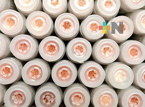 Entrega IPN primer lote de tinta indeleble al INE para elecciones de junio próximo