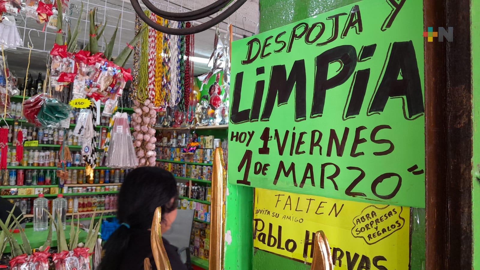 Comenzó venta de amuletos y lociones por primer viernes de marzo en mercado Hidalgo