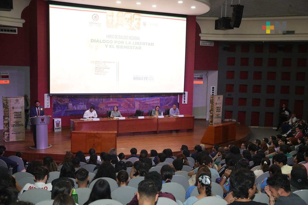 En foro organizado en Guadalajara debaten reformas constitucionales y legales sobre derecho al agua y protección salarial