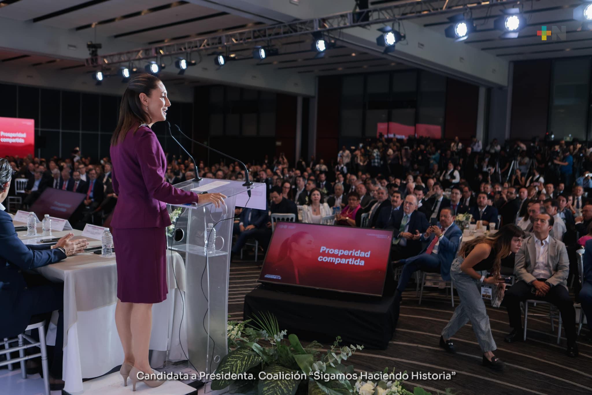 Claudia Sheinbaum se compromete a mantener la política económica actual