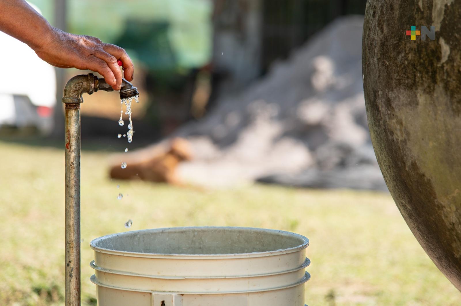 Negocios de comida en Veracruz puerto han tenido que comprar agua