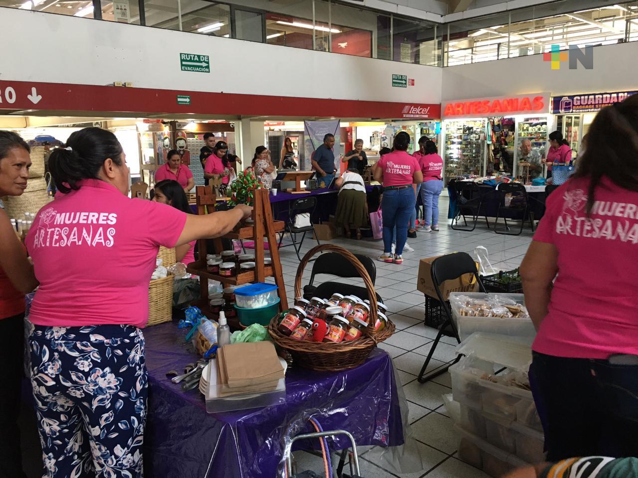 En Xalapa, fundación ADO apoya trabajo de artesanas
