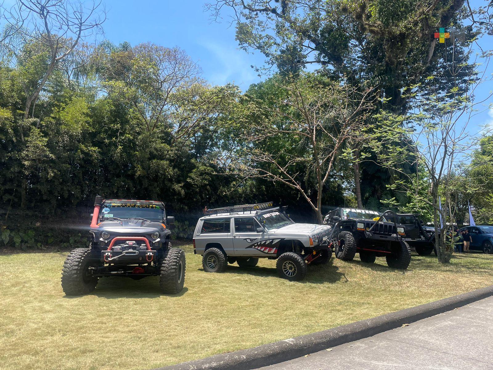 Más de cinco mil personas disfrutan del evento Cocktail D’ Automobile