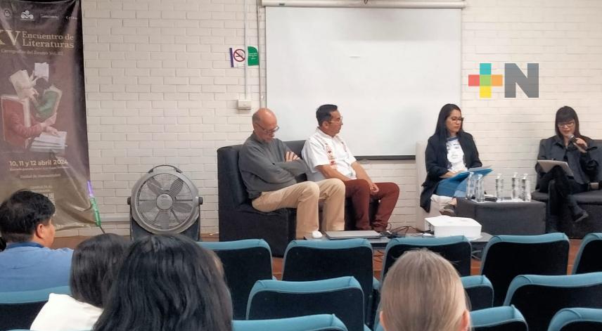 A la Facultad de Letras regresó el encuentro de literaturas