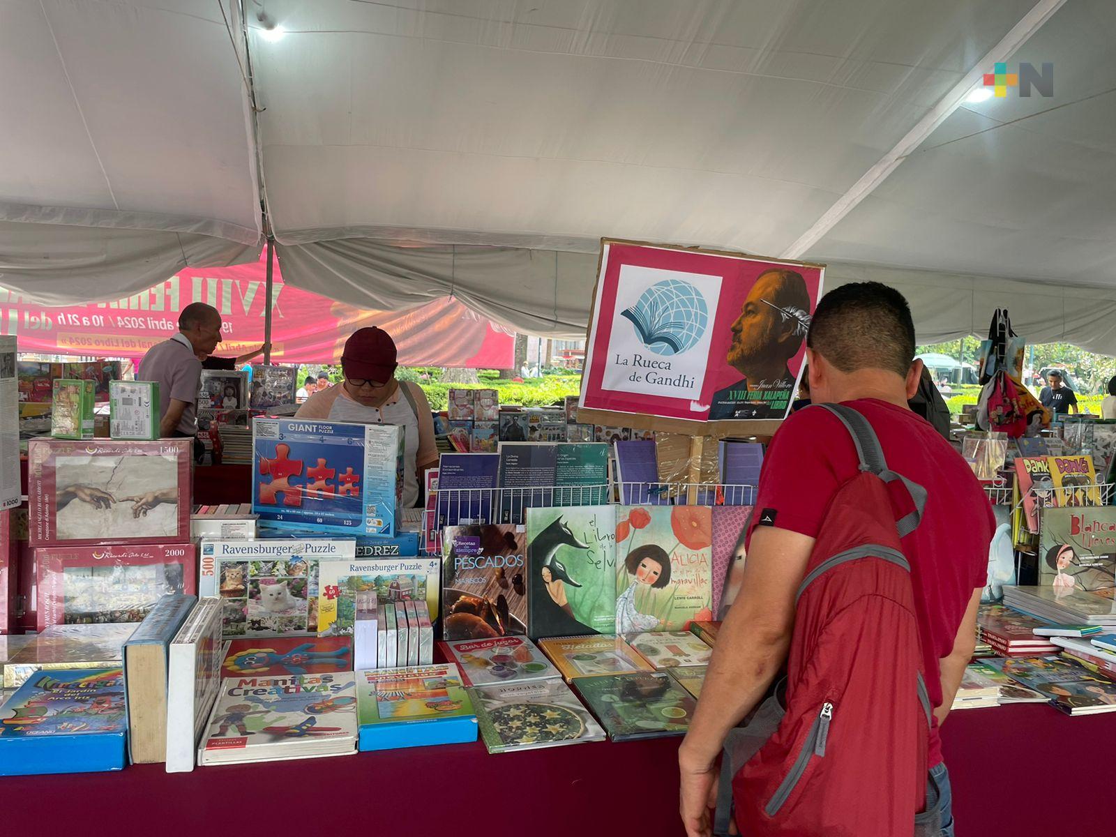 Afluencia de hasta dos mil personas por día en Feria Xalapeña del Libro
