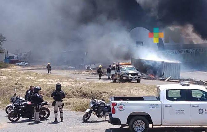 Bomberos controlan incendio en predio ubicado congregación Las Barrillas