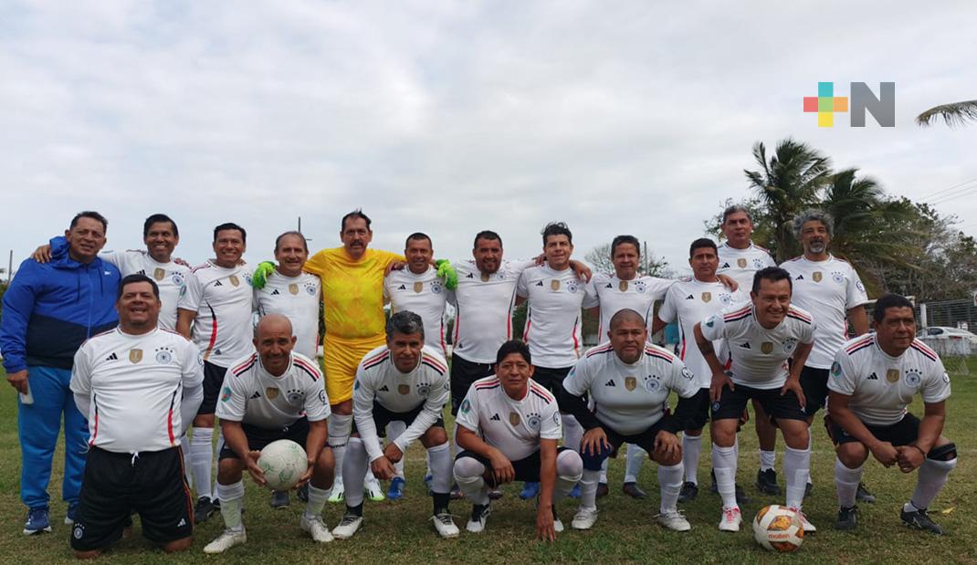 Equipo LR Sección IX derrota a Piña Parker