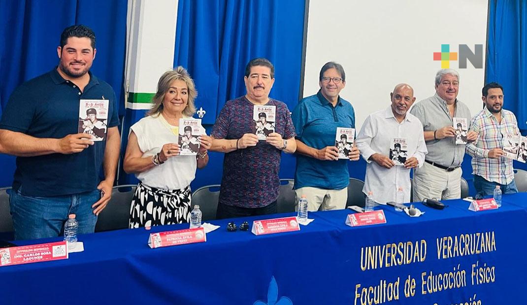 Presentó Diego Hernández su libro: Bob Ávila, The Number One