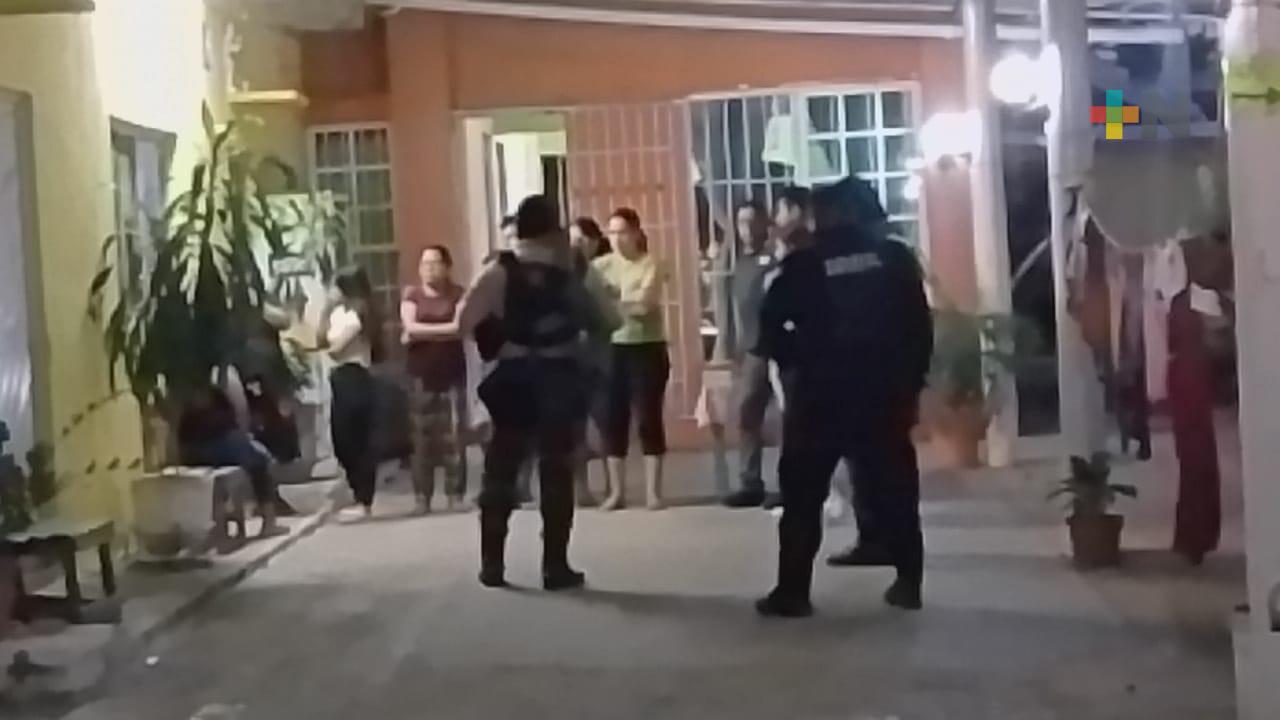 Asegura DIF a menor abandonada en colonia de Coatzacoalcos