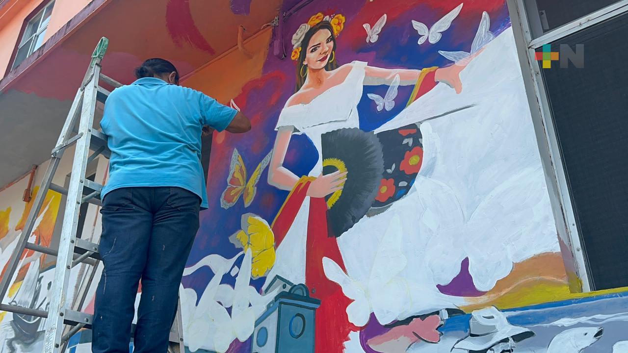 Con mural en hotel se busca incentivar turismo en Coatzacoalcos