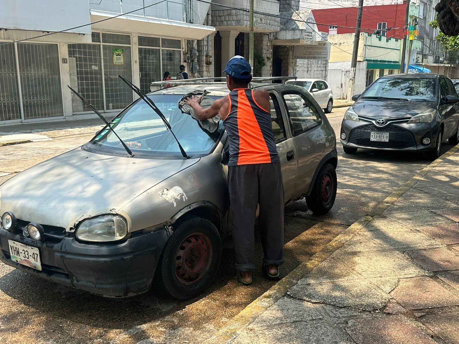 Piden a lavacoches cerrar tomas irregulares para evitar desperdicio de agua