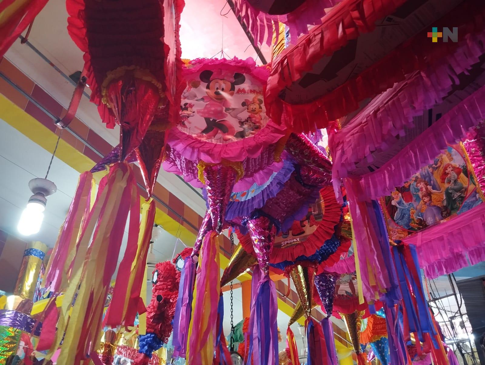 Aumenta venta de piñatas, peluches y mochilas por Día del Niño