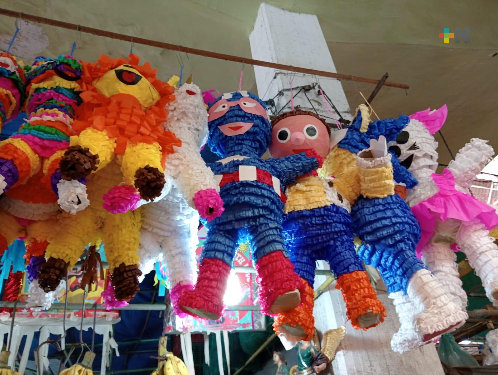 Piñatas siguen vigentes en el gusto de niños para festejar su día