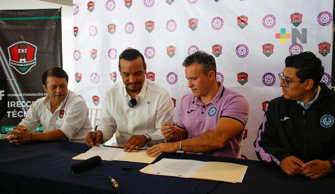 Racing FC firma convenio con el Sistema Nacional de Capacitación de la FMF