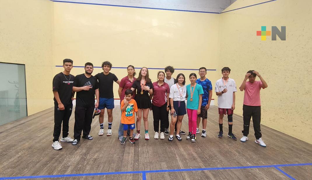 Clasifican por Veracruz 19 squashistas a Juegos Nacionales Conade