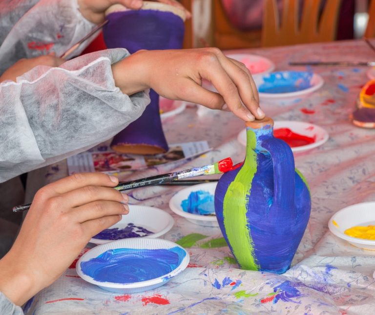 Presenta Secver talleres artísticos para infancias en Casa Principal