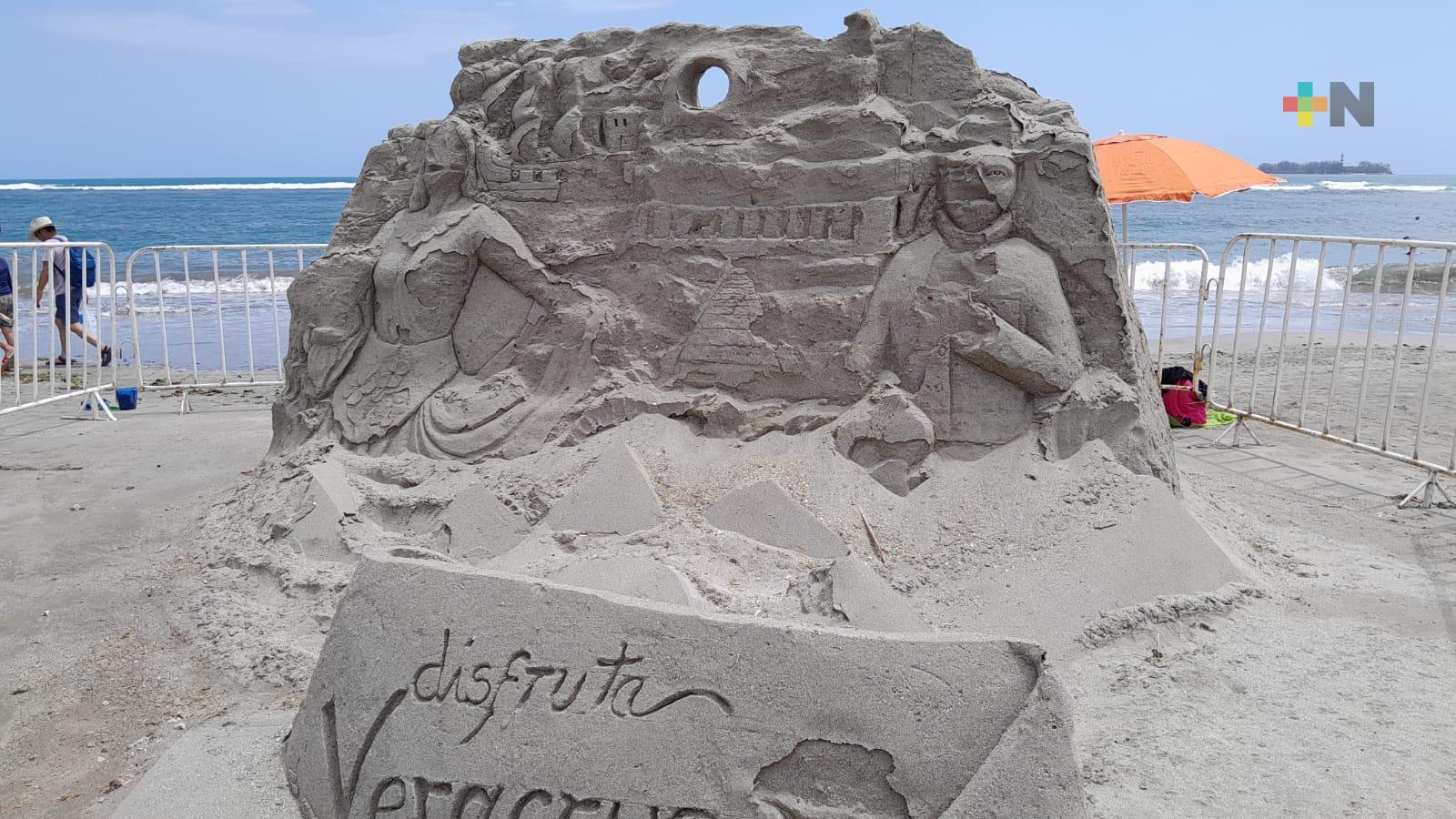 Escultura de arena resultó dañada por evento de norte