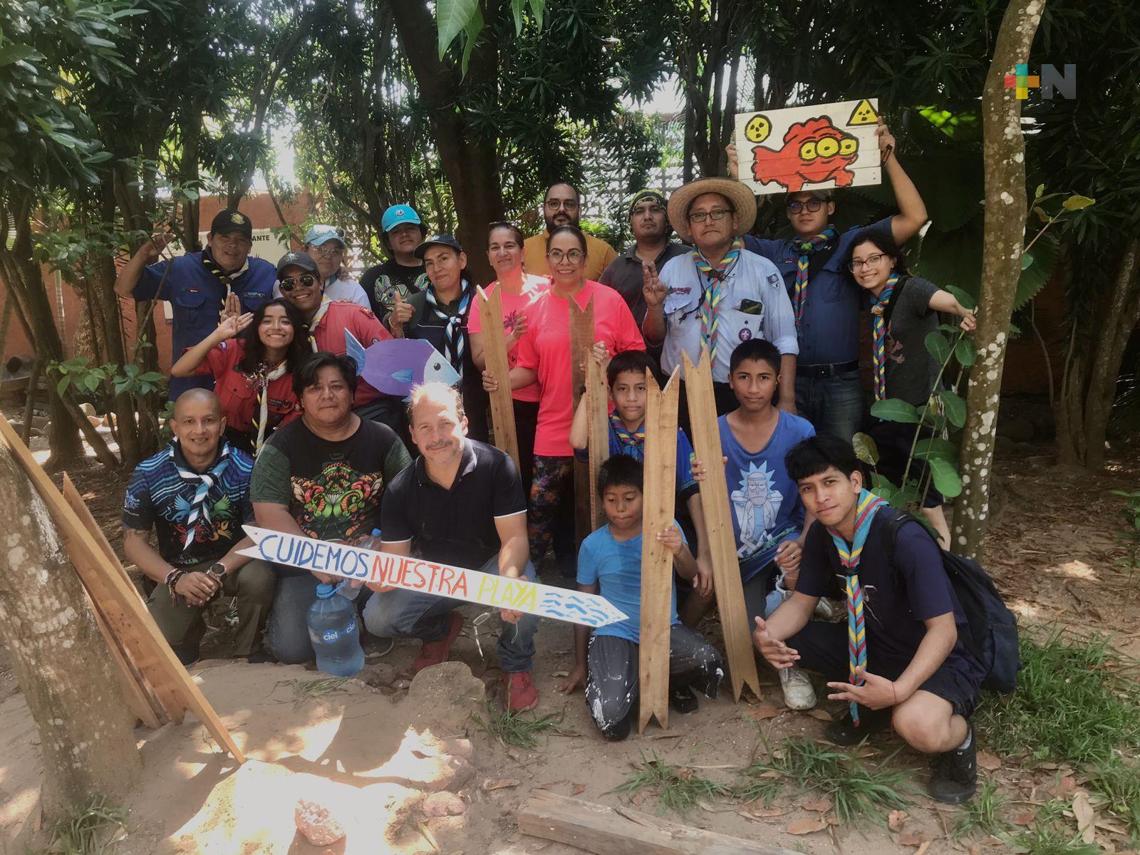 Elaboran letreros  promover limpieza de playa de Coatzacoalcos