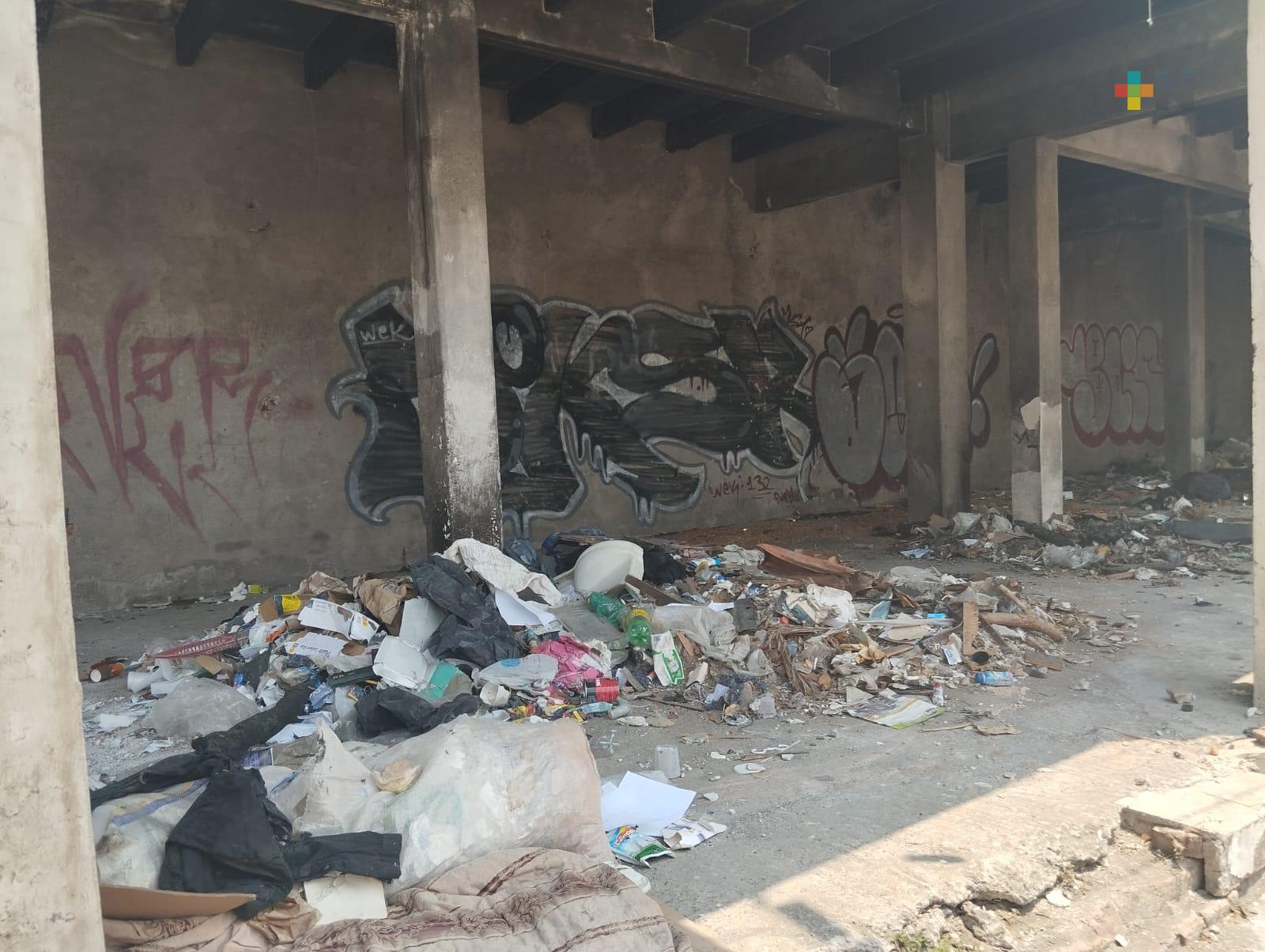 Inmueble abandonado genera inseguridad en centro del municipio de Veracruz