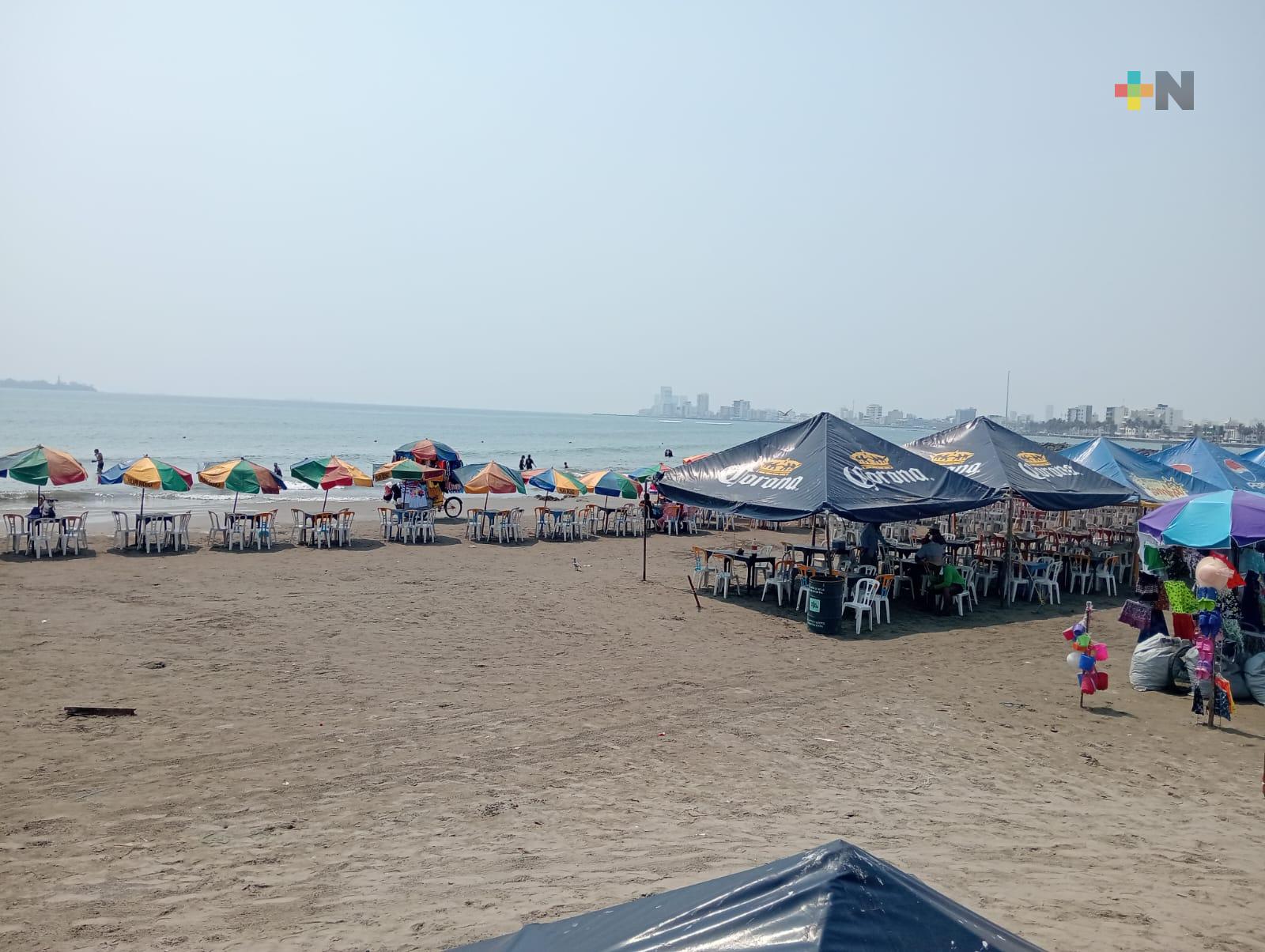 Esperan turistas en playa Villa del Mar durante Día del Trabajo