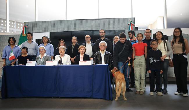 La canciller Alicia Bárcena reconoce la valentía del personal diplomático al defender la embajada en Ecuador