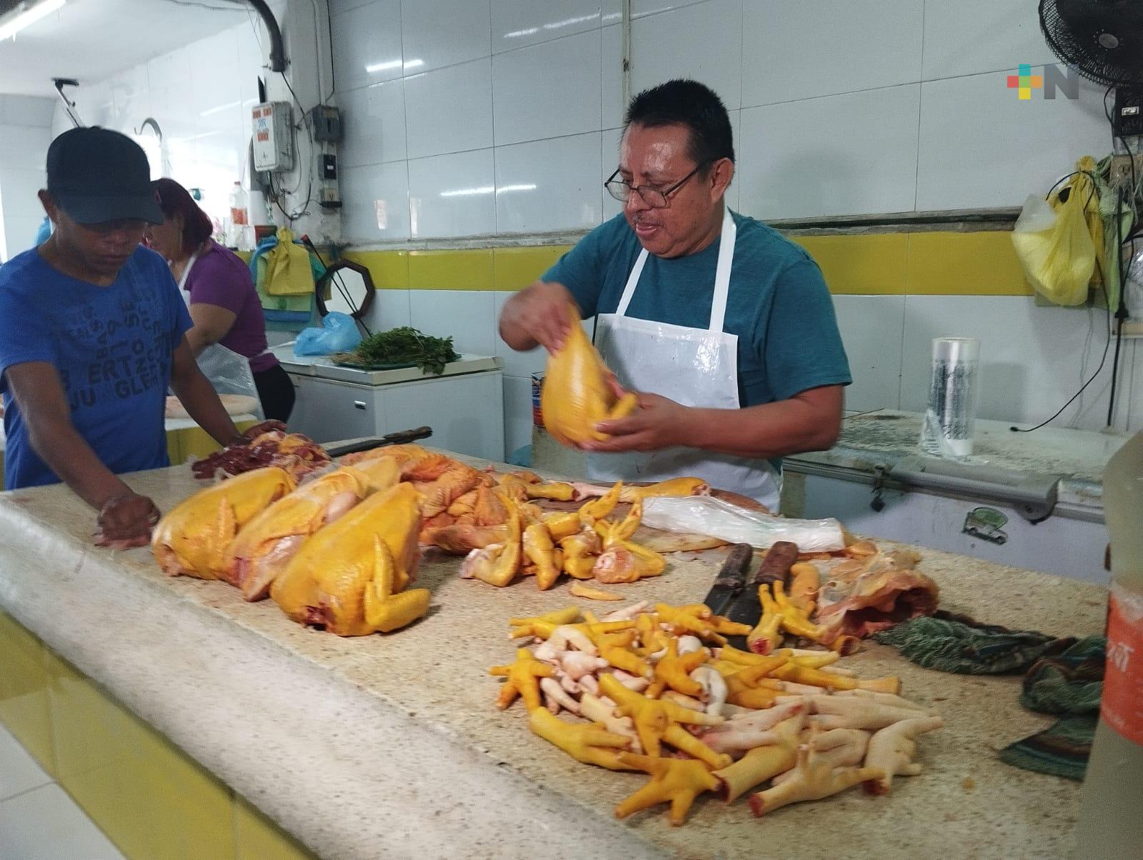 Brote de Guillain-Barré en Tlaxcala no afecta ventas de pollo en Veracruz puerto