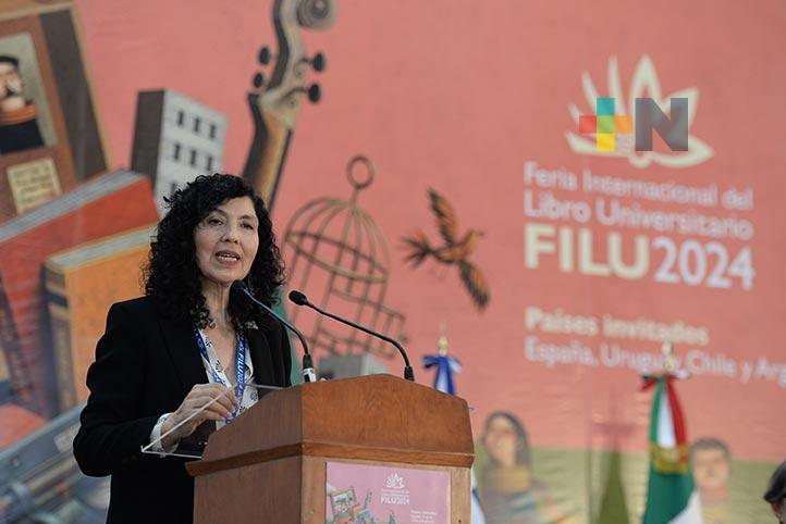 Con la FILU, UV refrenda su compromiso con la lectura