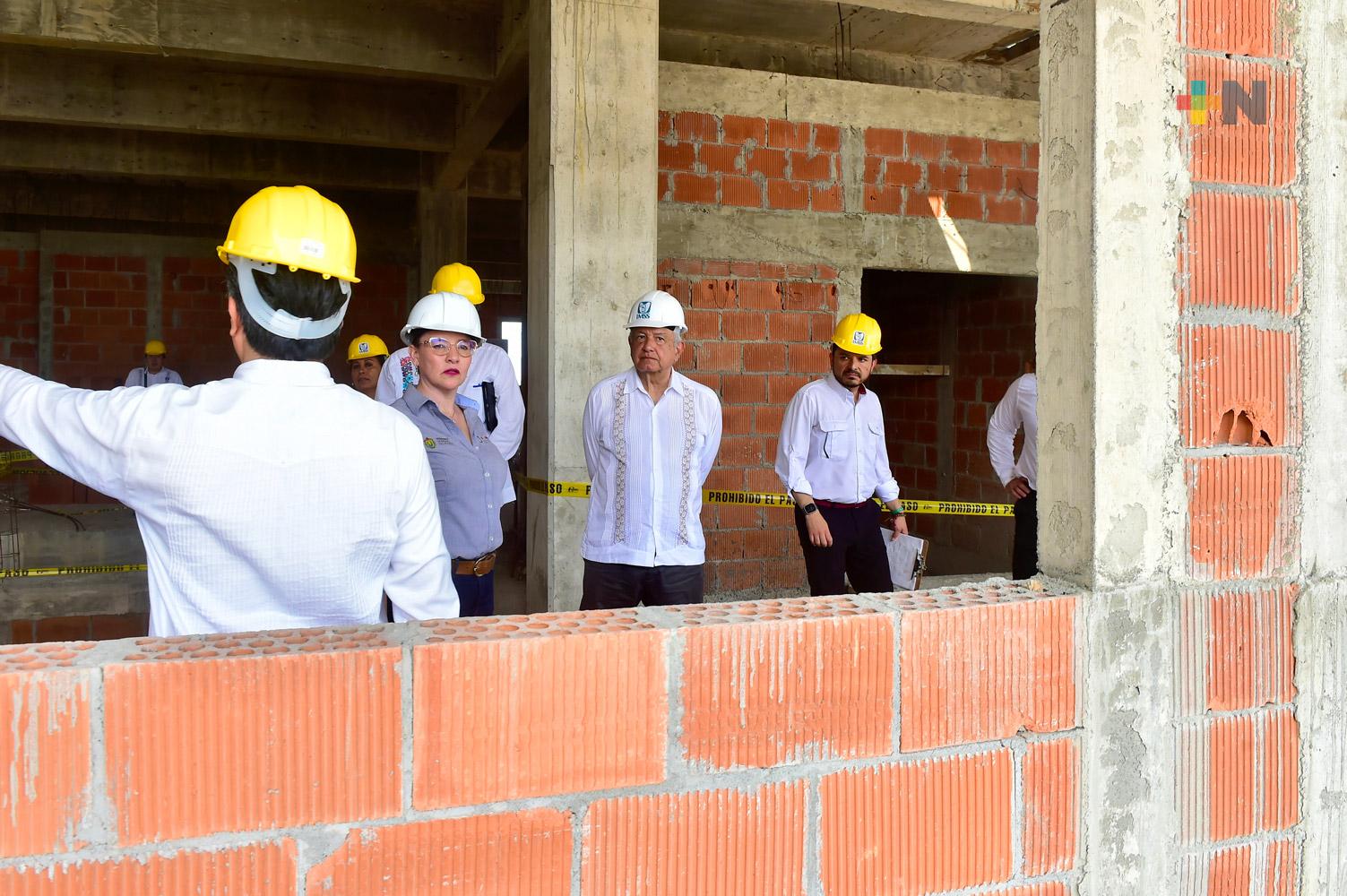 AMLO recorre carreteras y hospitales en Veracruz, Hidalgo, San Luis Potosí y Tamaulipas