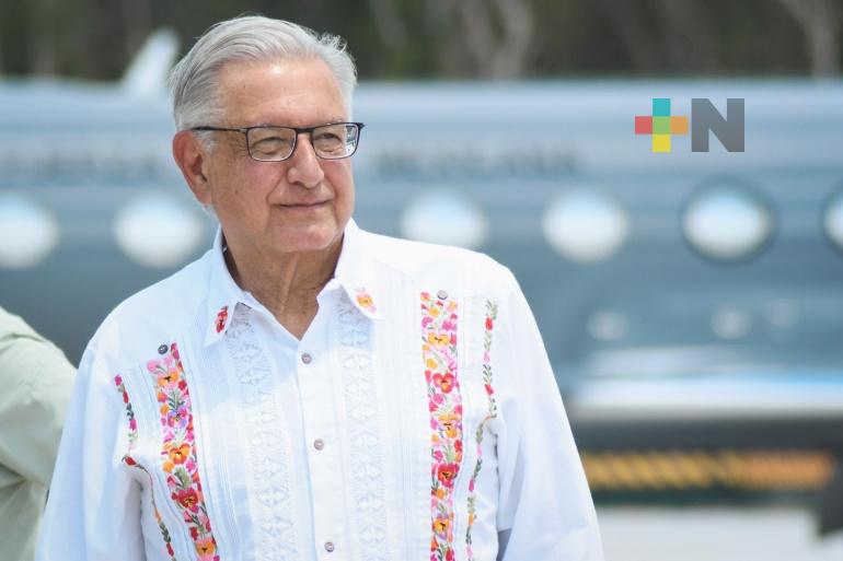 Presidente supervisa Tren Maya y Base Aérea de la Sedena