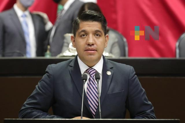 Plantean que salarios de empresas extranjeras que operan en México sean comparables con los del país de origen