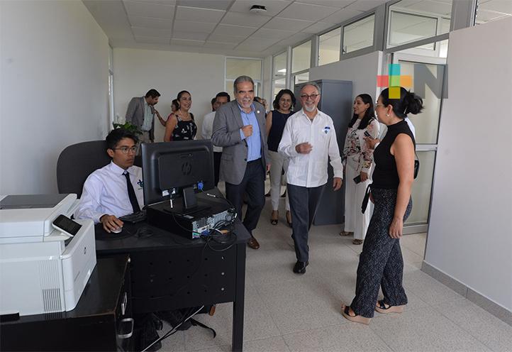 UV inaugura instalaciones de la Unidad de Estudios de Posgrado