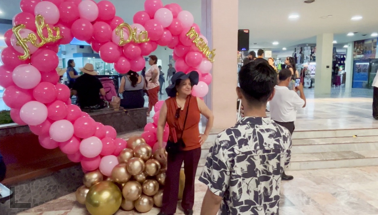 Festejan a mamá en el Aquarium de Veracruz